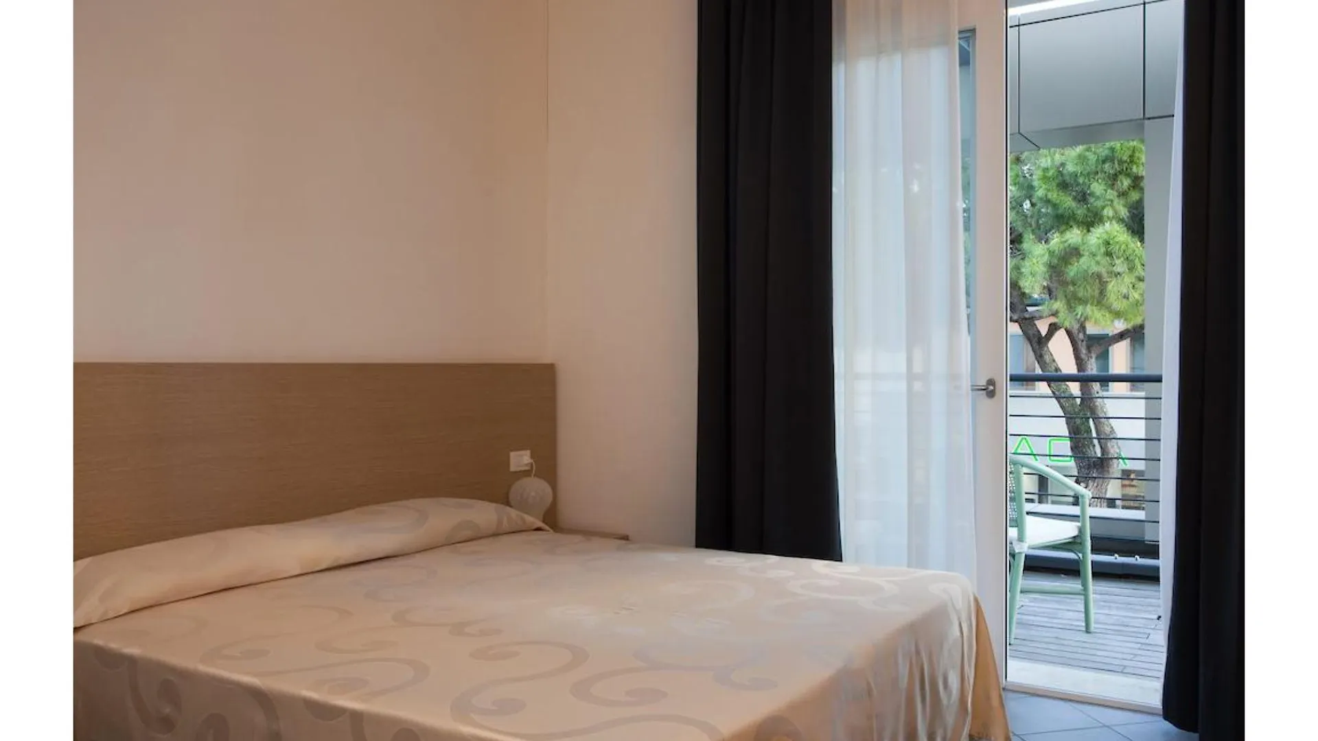 לידו די ג'סולו Hotel Eden 4*, לידו די ג'סולו איטליה