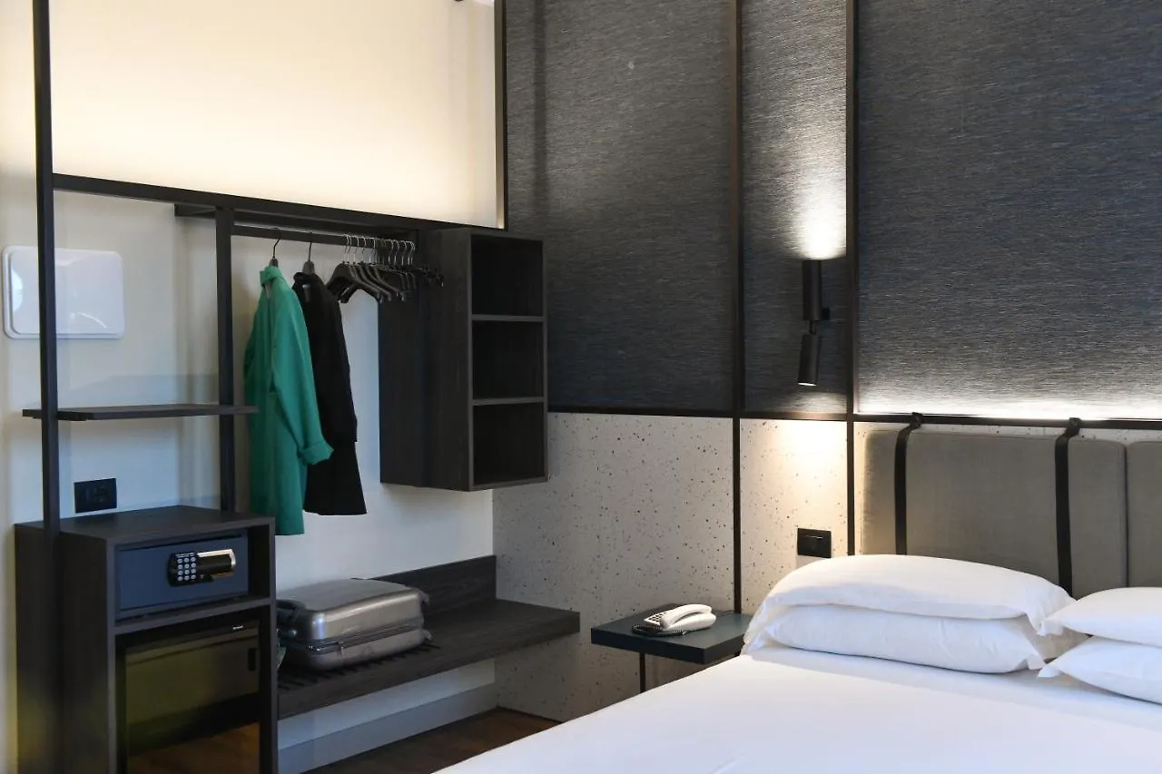 לידו די ג'סולו Hotel Eden 4*, לידו די ג'סולו איטליה