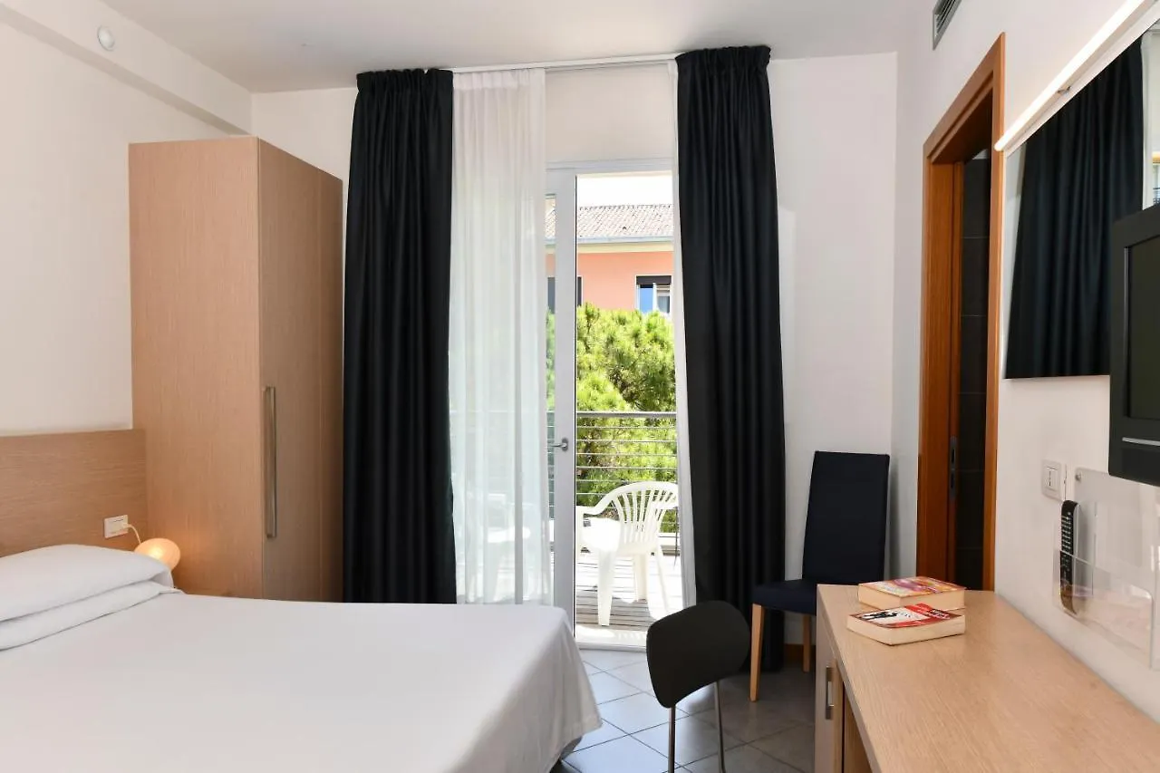 לידו די ג'סולו Hotel Eden 4*, לידו די ג'סולו איטליה