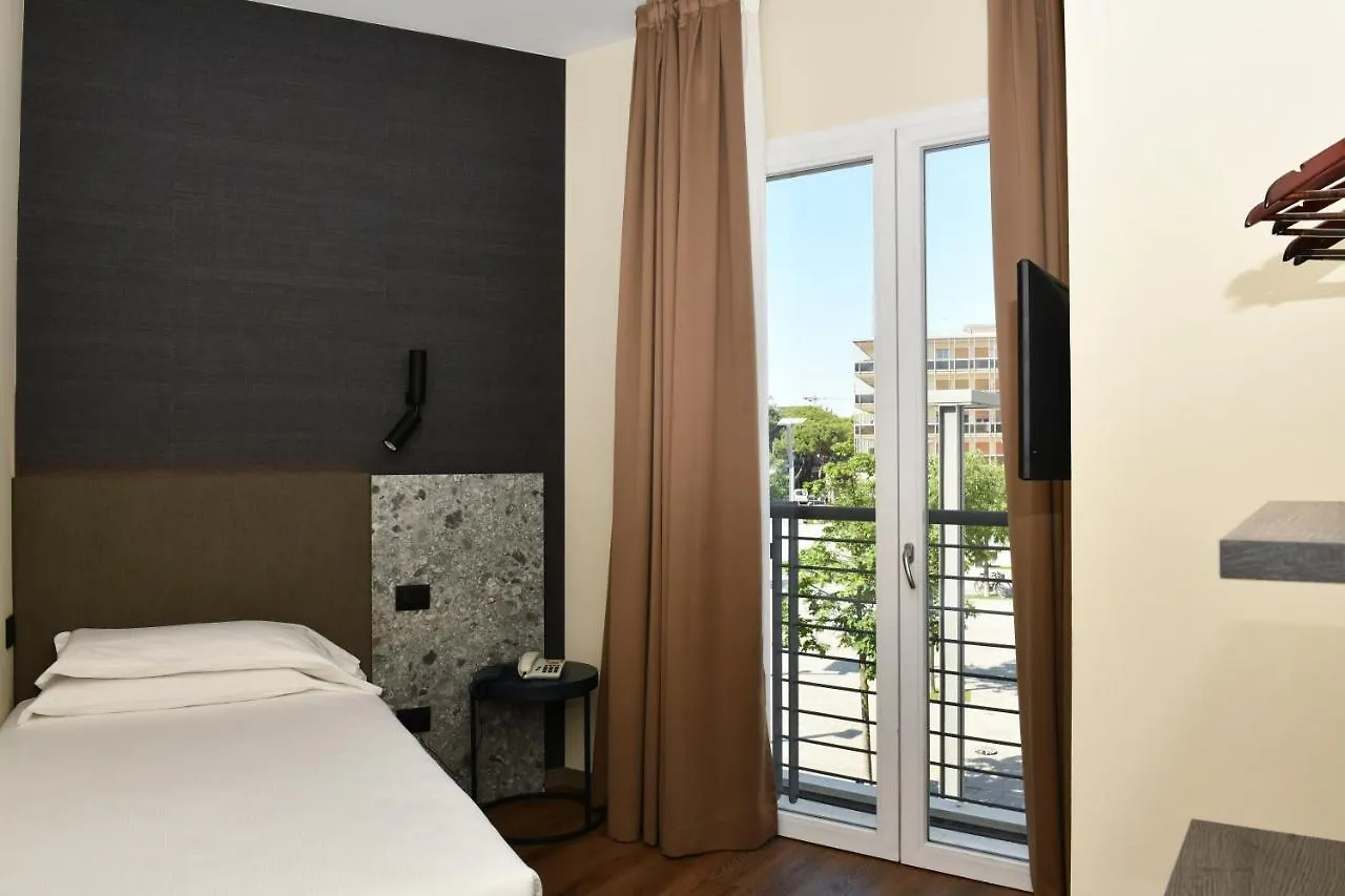 Hotel Eden Lido di Jesolo 4*,