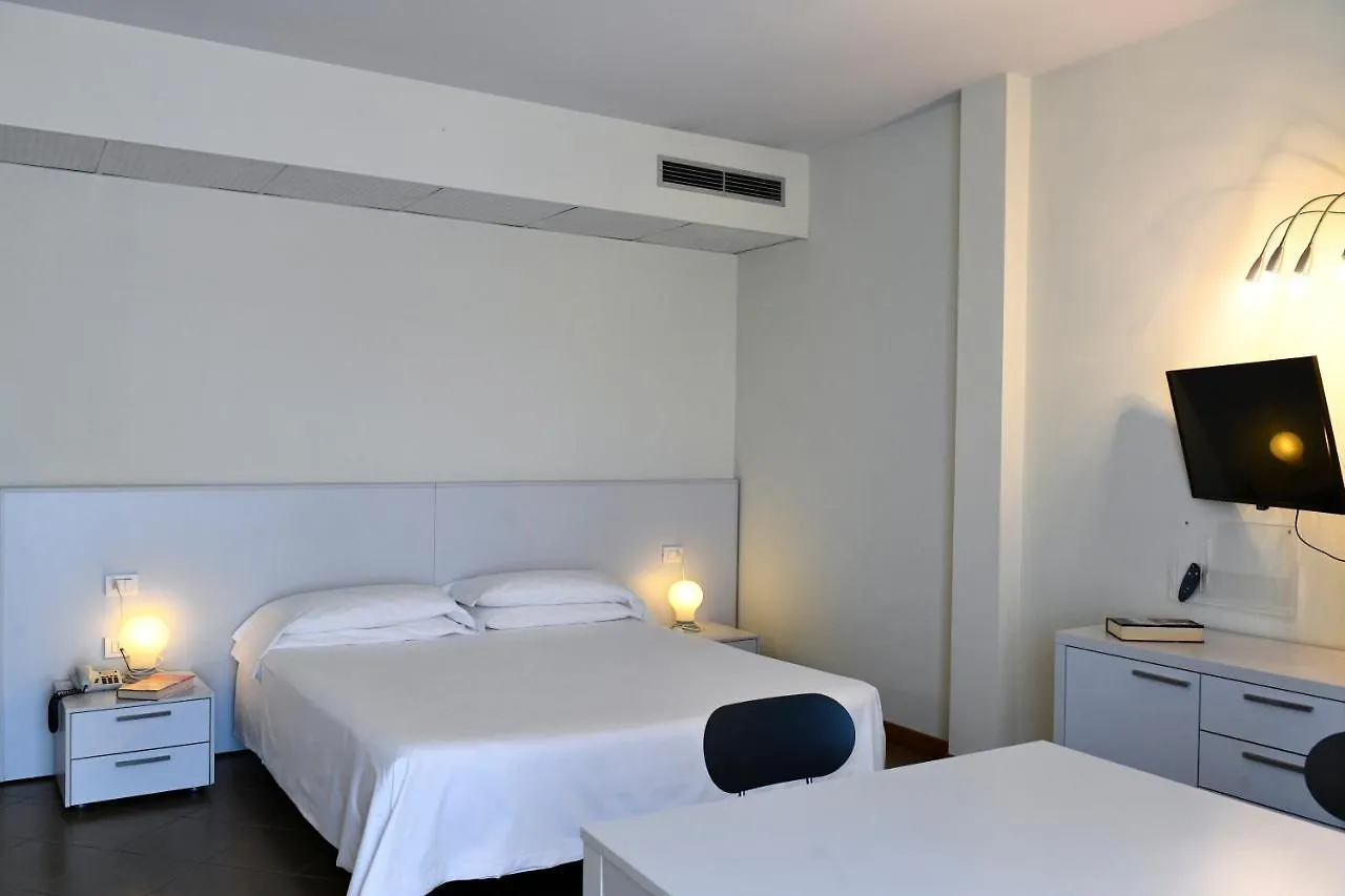 Hotel Eden Lido di Jesolo 4*,  Olaszország