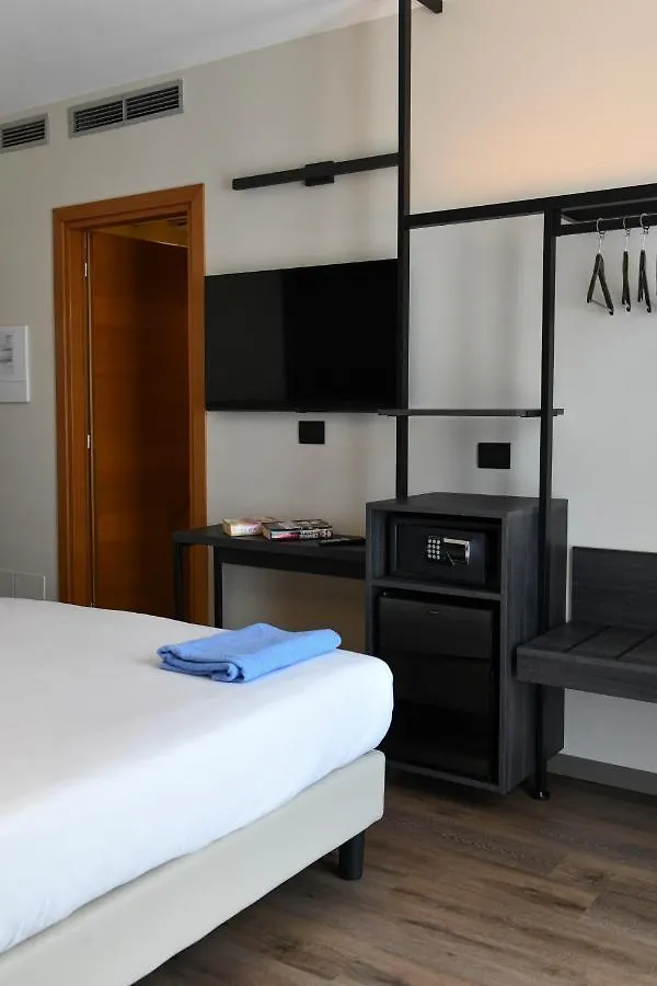Hotel Eden Lido di Jesolo 4*,  Olaszország